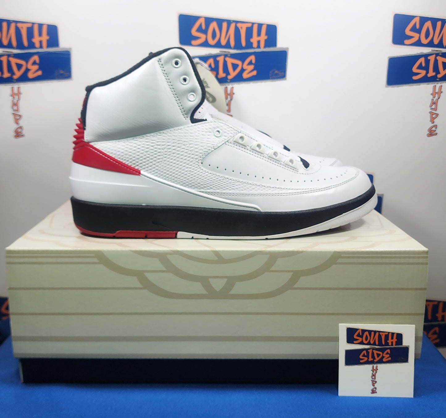 Air Jordan Retro 2 Chicago